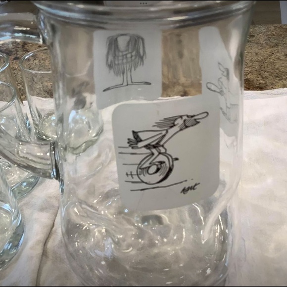 Pitcher and glasses - Picture 2 of 8